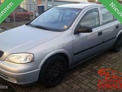 Grijs Gebruikt 2002 Opel Astra Edition Sedan | € 1.499 (Super prijs)