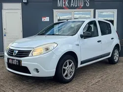 Wit Gebruikt 2012 Dacia Sandero Lauréate Hatchback | € 2.644 (Eerlijke prijs)