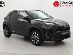 Zwart Nieuw 2025 Toyota Yaris Cross SUV | € 35.474 (Iets duurder)