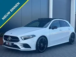 Wit, metallic lak Gebruikt 2022 Mercedes A200 AMG line Hatchback | € 33.995 (Iets duurder)