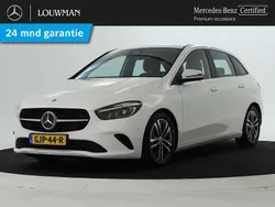 Wit, metallic lak Gebruikt 2024 Mercedes B180 Luxury MPV | € 36.445 (Super prijs)