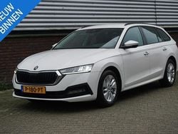 Wit Gebruikt 2022 Skoda Octavia Stationwagen | € 16.950 (Goede deal)
