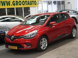 Rood Gebruikt 2017 Renault Clio IV Zen Hatchback | € 7.944 (Eerlijke prijs)