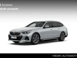 Grijs Gebruikt 2025 BMW i5 M Sport Stationwagen | € 59.895 (Super prijs)