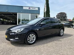 Blauw Gebruikt 2019 Opel Astra Innovation Hatchback | € 14.250 (Eerlijke prijs)