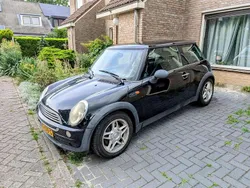 Zwart Gebruikt 2002 Mini ONE Hatchback | € 850 (Goede deal)