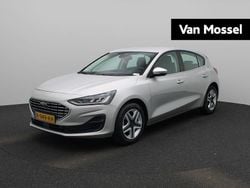 Grijs Gebruikt 2022 Ford Focus Style Hatchback | € 18.900 (Eerlijke prijs)