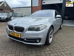Grijs, metallic lak Gebruikt 2014 BMW 518 Luxury Line Sedan | € 11.450