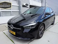 Zwart Gebruikt 2023 Mercedes B180 Business MPV | € 33.950