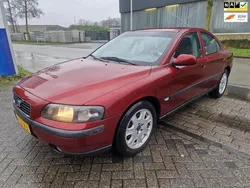 Rood Gebruikt 2001 Volvo S60 Sedan | € 1.199 (Eerlijke prijs)