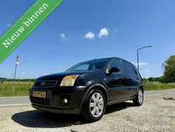 Zwart Gebruikt 2006 Ford Fusion MPV | € 999 (Eerlijke prijs)