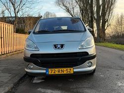 Gebruikt 2005 Peugeot 1007 MPV | € 1.275