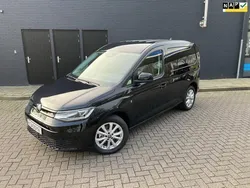 Zwart Nieuw 2024 VW Caddy Style MPV | € 35.850 (Iets duurder)