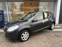 Grijs Gebruikt 2008 Dacia Sandero Lauréate Hatchback | € 1.500 (Eerlijke prijs)