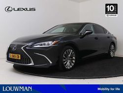 Zwart Gebruikt 2021 Lexus ES300 Business Edition Sedan | € 36.950 (Eerlijke prijs)