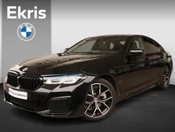 Zwart, metallic lak Gebruikt 2021 BMW 520 M Sport Sedan | € 40.950 (Eerlijke prijs)