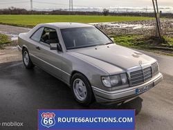 Zwart Gebruikt 1988 Mercedes 230 | € 4.500