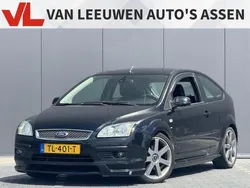 Zwart Gebruikt 2005 Ford Focus Titanium Hatchback | € 2.948 (Eerlijke prijs)