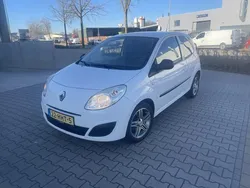 Wit Gebruikt 2008 Renault Twingo Authentique Hatchback | € 2.499 (Eerlijke prijs)