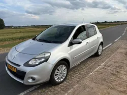Zilver Gebruikt 2011 Renault Clio II Collection Hatchback | € 2.699 (Goede deal)