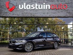 Zwart Gebruikt 2022 BMW 330e Executive Stationwagen | € 27.950 (Super prijs)