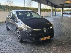 Zwart Gebruikt 2013 Renault Clio IV Expression Hatchback | € 4.950 (Eerlijke prijs)