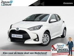 Wit Gebruikt 2022 Toyota Yaris Hybrid Comfort Hatchback | € 18.750 (Eerlijke prijs)