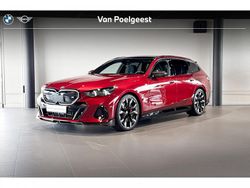 Fire rot metallic (c68) (rood metallic) Gebruikt 2024 BMW i5 Comfort Edition Stationwagen | € 77.900
