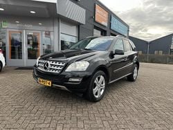 Zwart Gebruikt 2011 Mercedes ML300 SUV | € 15.000