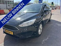 Zwart, metallic lak Gebruikt 2015 Ford Focus Trend Stationwagen | € 6.450 (Iets duurder)