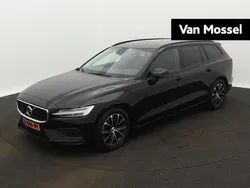 Zwart Gebruikt 2021 Volvo V60 Momentum Stationwagen | € 28.940 (Goede deal)