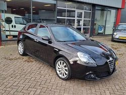 Zwart Gebruikt 2012 Alfa Romeo Giulietta Distinctive Hatchback | € 7.950 (Eerlijke prijs)