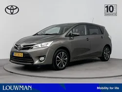 Grijs Gebruikt 2017 Toyota Verso MPV | € 13.950 (Eerlijke prijs)