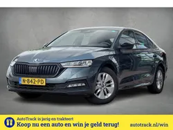 Grijs Gebruikt 2021 Skoda Octavia Business Line Hatchback | € 19.950 (Eerlijke prijs)