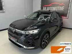 Zwart Gebruikt 2024 VW Tiguan Business SUV | € 53.950 (Duur)