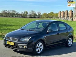 Zwart Gebruikt 2005 Ford Focus Futura Hatchback | € 1.999 (Eerlijke prijs)