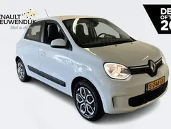 Kristalwit qnj Gebruikt 2023 Renault Twingo Collection Hatchback | € 14.895 (Eerlijke prijs)