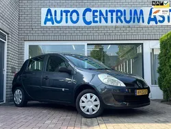 Grijs Gebruikt 2008 Renault Clio II Expression Hatchback | € 2.749 (Eerlijke prijs)