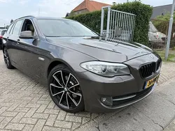 Bruin, metallic lak Gebruikt 2011 BMW 523 Executive Stationwagen | € 5.900 (Goede deal)