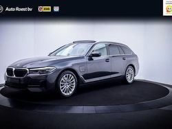 Grijs Gebruikt 2021 BMW 530e Executive Stationwagen | € 32.125 (Goede deal)
