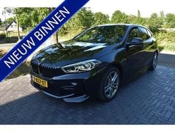 Zwart Gebruikt 2021 BMW 118 Executive Hatchback | € 24.980 (Eerlijke prijs)