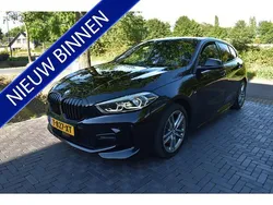 Zwart Gebruikt 2021 BMW 118 Executive Hatchback | € 24.980 (Eerlijke prijs)