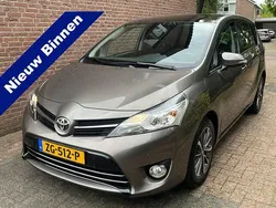 Grijs, metallic lak Gebruikt 2016 Toyota Verso Executive MPV | € 18.449 (Eerlijke prijs)