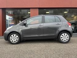 Grijs Gebruikt 2009 Toyota Yaris Hatchback | € 6.950 (Eerlijke prijs)