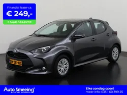 Grijs, metallic lak Gebruikt 2022 Toyota Yaris Hybrid Active Hatchback | € 19.695 (Goede deal)