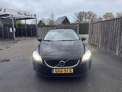 Zwart Gebruikt 2019 Volvo V40 Momentum MPV | € 13.450 (Goede deal)