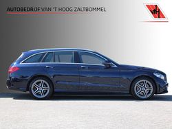 Blauw, metallic lak Gebruikt 2020 Mercedes C300 Business Stationwagen | € 28.400 (Goede deal)