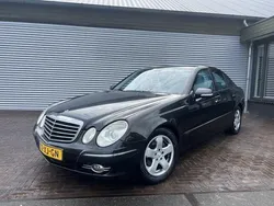 Zwart Gebruikt 2007 Mercedes E200 Avantgarde Sedan | € 2.950