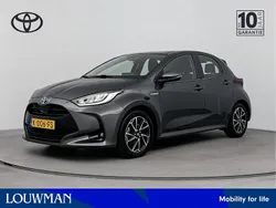 Grijs Gebruikt 2020 Toyota Yaris Hybrid Hatchback | € 21.445 (Eerlijke prijs)