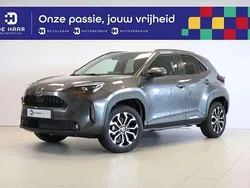 Grijs, metallic lak Nieuw 2025 Toyota Yaris Cross SUV | € 31.900 (Eerlijke prijs)